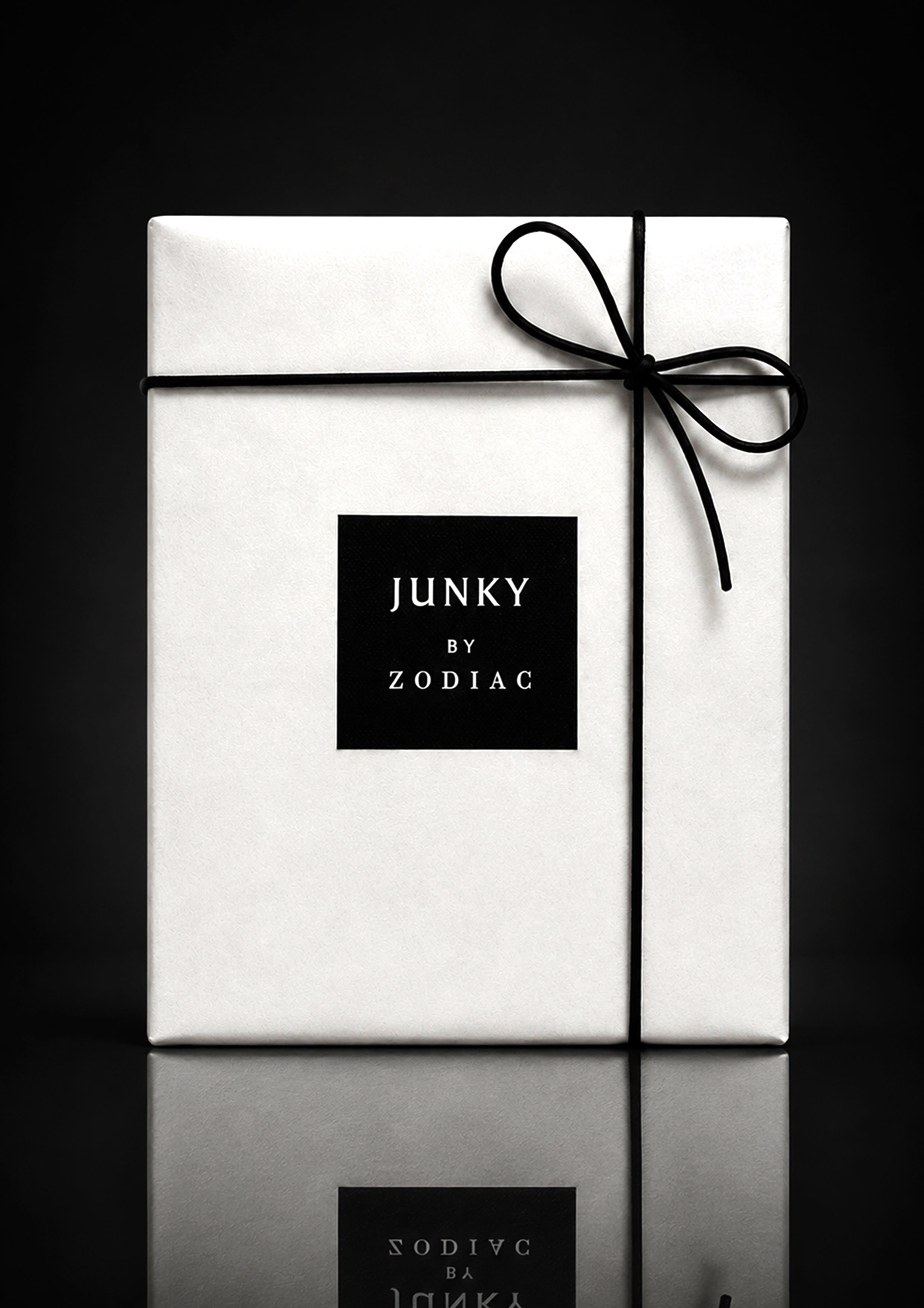 Zodiac Junky Eau De Perfume 100ml | Luxury Unisex Leather Woody Perfume with Iris & Patchouli | Long Lasting Signature Fragrance